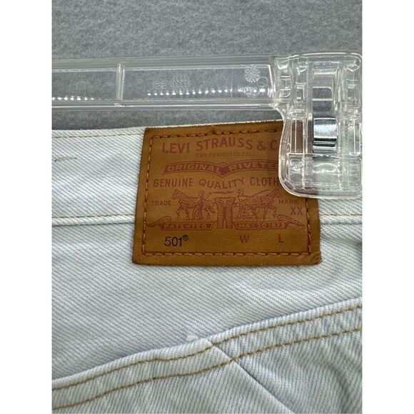Levi's  501 Women’s  Denim Light Wash Original Pieced Cropped Jeans Size 25x26 - Picture 6 of 12